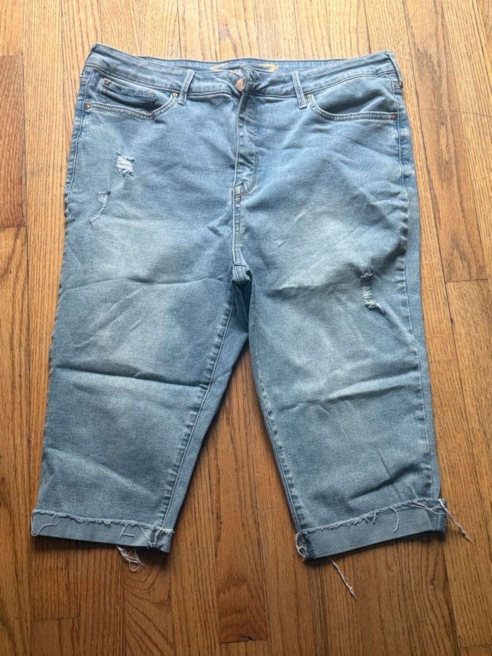 Seven7 Light Blue Denim Capri Shorts